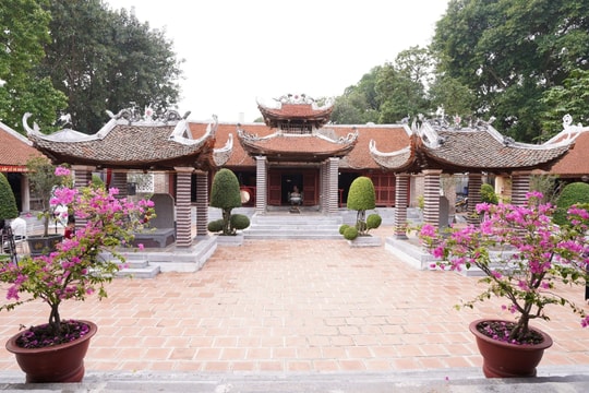 “Linh thiêng đình Chèm - Dòng chảy tinh hoa”: Lần đầu có thực cảnh trên sông Hồng