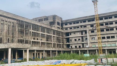 Cảnh hoang tàn tại dự án bệnh viện hơn nghìn tỷ