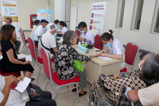 Xét nghiệm đường máu miễn phí cho 300 bệnh nhân đái tháo đường