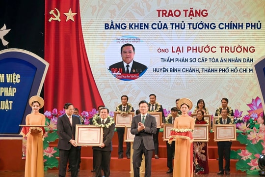 Vị Thẩm phán đam mê tuyên truyền pháp luật