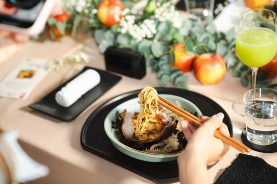 Quảng bá táo Pháp tại Việt Nam
