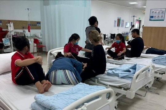 Đắk Lắk: Tám học sinh nhập viện nghi do ngộ độc thực phẩm