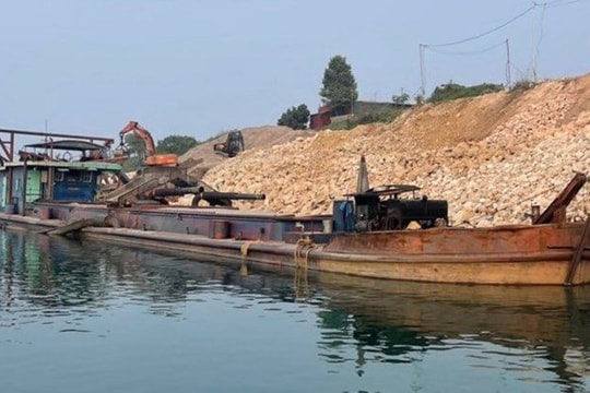 Rà soát đấu giá khai thác 3 mỏ cát tại Hà Nội