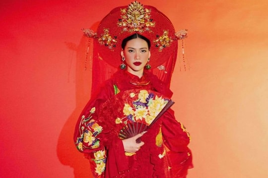 Trang phục hầu đồng được biểu diễn tại Miss Universe