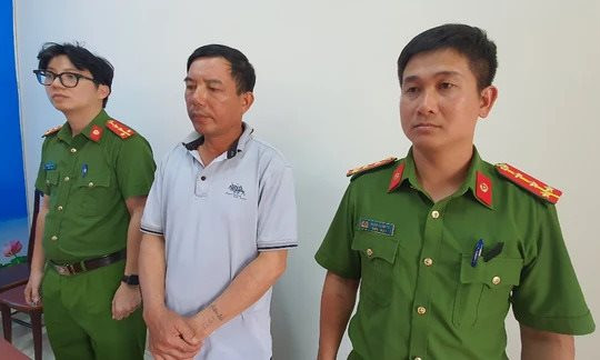 Chủ tịch xã giao 129 lô đất cho cán bộ, người nhà trái phép