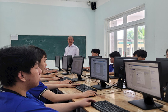 Khoa Công nghệ thông tin – Kỹ thuật điện ( Trường Cao đẳng Bách khoa Nam Sài Gòn ): Lấy người học làm trung tâm