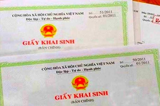 Hà Tĩnh: Phó Chủ tịch xã nhận tiền của người dân để làm giấy khai sinh cho trẻ