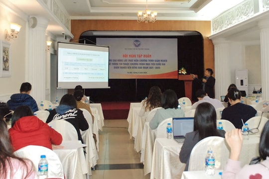 Nâng cao kĩ năng, năng lực thực hiện chương trình giảm nghèo về thông tin