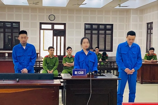 Rủ nhau “phê” ma túy trong quán karaoke