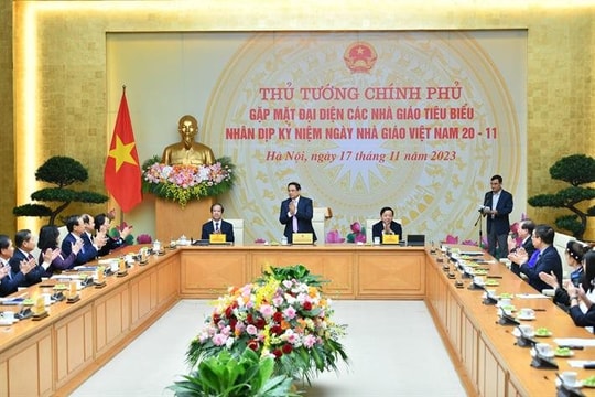 Thủ tướng Phạm Minh Chính gặp mặt các nhà giáo tiêu biểu