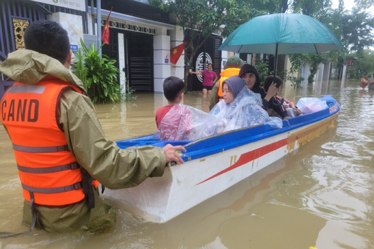 Thừa Thiên Huế hứng đợt mưa lũ lớn nhất trong 10 năm qua