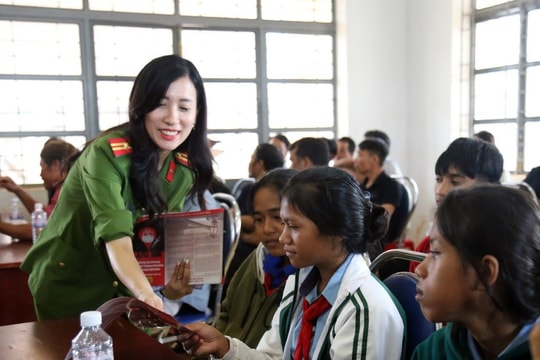 Nhân rộng mô hình “xã biên giới sạch về ma túy”