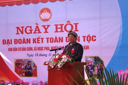 Phó Chủ tịch Quốc hội Trần Quang Phương dự Ngày hội Đại đoàn kết toàn dân tộc tại Bắc Kạn
