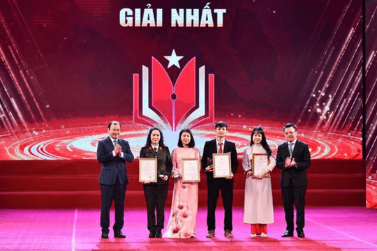 Lễ trao Giải báo chí toàn quốc "Vì sự nghiệp giáo dục Việt Nam" năm 2023