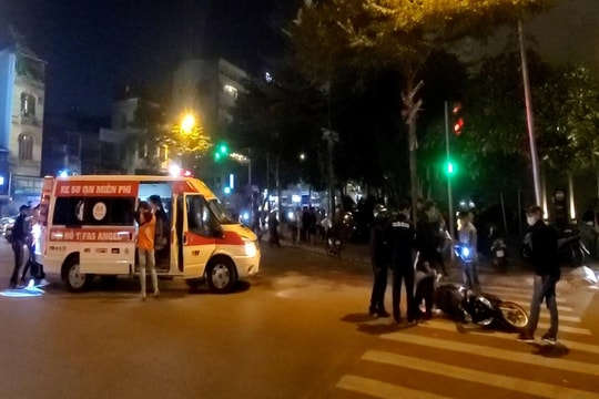 Thiếu nữ 16 tuổi thông chốt, tông trúng Cảnh sát 141