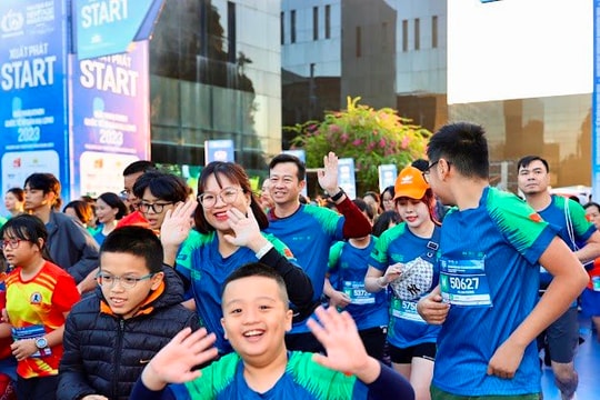 Hơn 9.000 người tham gia Giải Marathon Quốc tế Di sản Hạ Long 2023