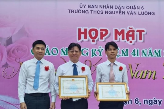 Khen thưởng nhà trường và thầy cô có sáng kiến vận động tặng thẻ BHYT cho học sinh có hoàn cảnh khó khăn