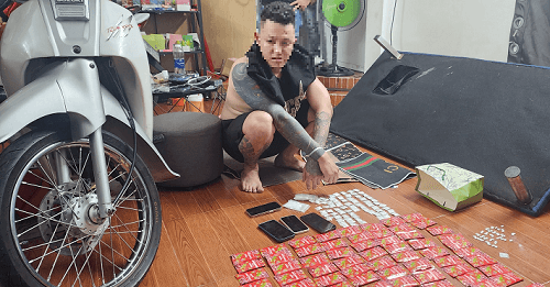 Bắt quả tang đối tượng tàng trữ trên 150 bịch ma túy tổng hợp