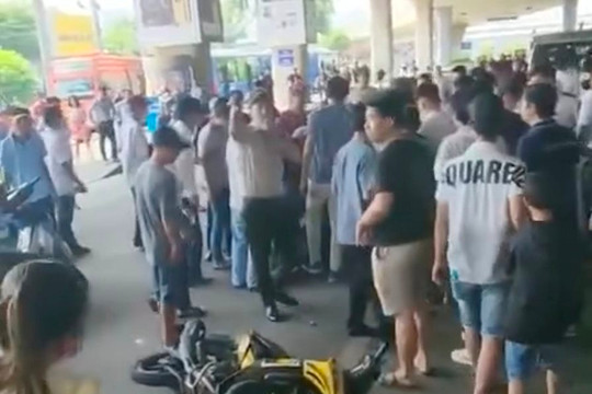Phạt hai thiếu niên phóng xe máy tốc độ cao vào sân bay Tân Sơn Nhất