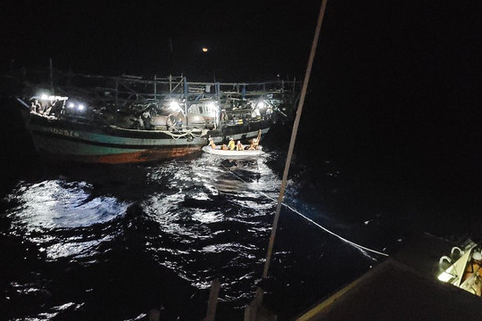39 ngư dân gặp nạn do thuyền hỏng, thời tiết xấu