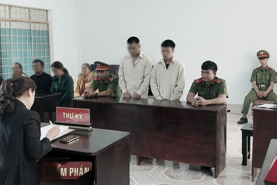 Tuyên án nhóm đối tượng đến nhà hiếp dâm bé gái