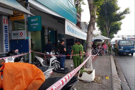 Hai đối tượng dùng súng tự chế cướp ngân hàng