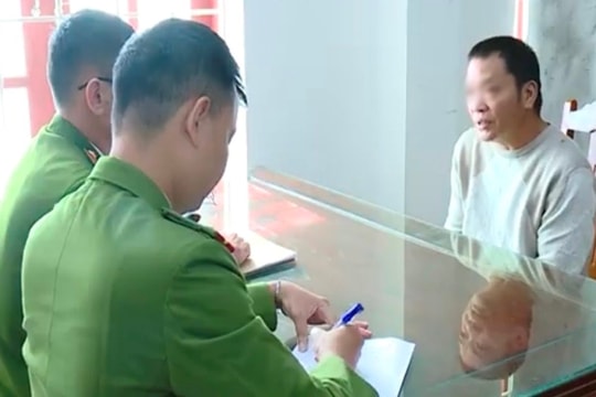 Bắt đối tượng “vòi tiền” bảo kê thu mua gỗ keo