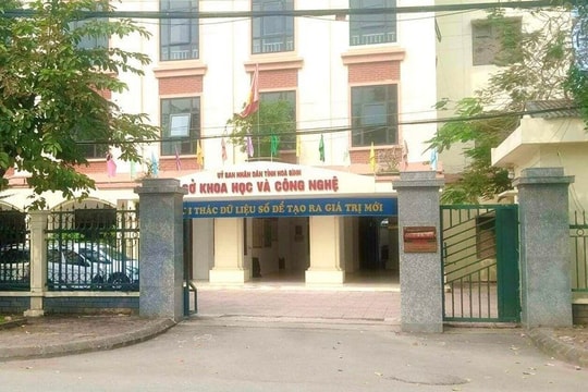 Cảnh cáo Phó Giám đốc Sở Khoa học và Công nghệ Hòa Bình