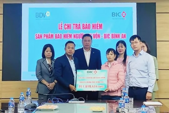 BIC trao hơn 900 triệu đồng bảo hiểm cho khách hàng vay vốn tại BIDV Thái Hà