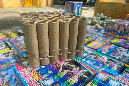 Khởi tố nhóm vận chuyển, buôn bán, tàng trữ pháo nổ liên tỉnh