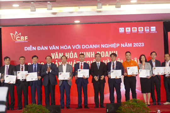 Sôi nổi cùng Diễn đàn “Văn hóa với Doanh nghiệp”