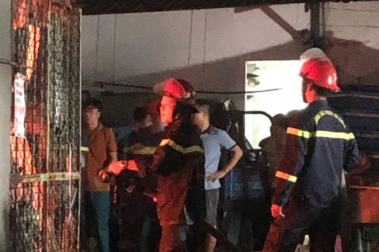 Cháy nhà dân, nhiều tài sản bị thiêu rụi