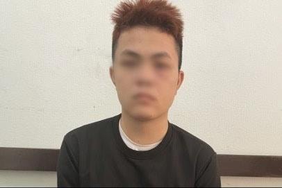 Bắt đối tượng cướp giật lẩn trốn trong rừng sâu