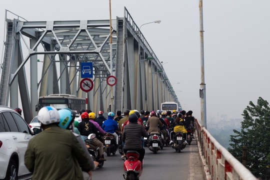 Từ 27/11, cấm phương tiện qua cầu Chương Dương sau 22h30