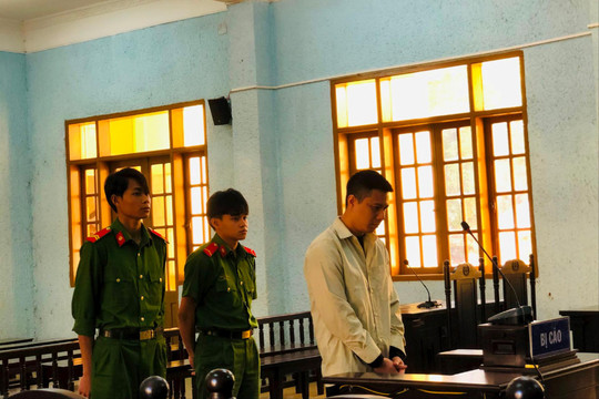 Lên mạng xã hội mua súng để phòng thân
