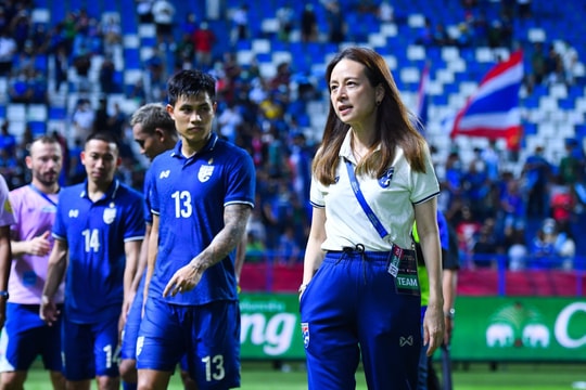 Khó khăn bủa vây bóng đá Thái Lan