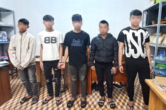 Nhóm thanh thiếu niên cướp xe máy và giữ người trái pháp luật
