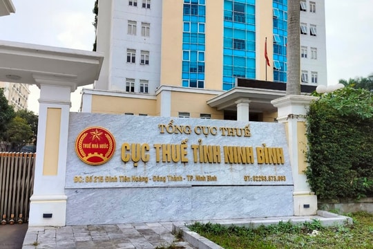 Bảo vệ Cục thuế tỉnh Ninh Bình cản trở phóng viên tác nghiệp