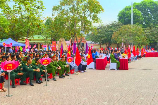 Mít tinh hưởng ứng Ngày Thế giới phòng, chống AIDS