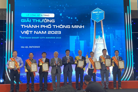 Đà Nẵng nhận giải thưởng thành phố thông minh Việt Nam 2023