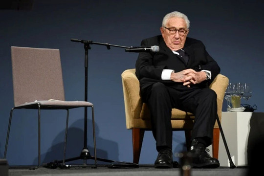 Cựu Ngoại trưởng Mỹ Henry Kissinger qua đời, hưởng thọ 100 tuổi