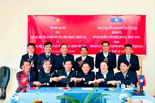 TAND tỉnh Nghệ An thăm và làm việc tại Tòa án tỉnh Xiêng Khoảng