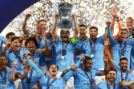 Pep Guardiola đưa Man City tới vinh quang từ những nỗi đau