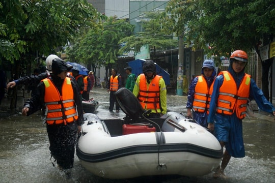 Ứng phó với mưa lớn, nguy cơ ngập lụt, lũ quét và sạt lở đất vực TP. Đà Nẵng