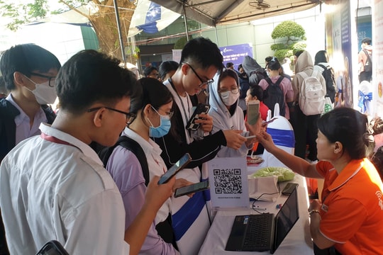 Hơn 5.000 việc làm tìm lao động