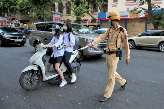 Hà Nội: Xử lý nghiêm học sinh, sinh viên vi phạm an toàn giao thông