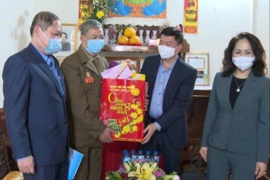 Đề xuất chi gần 450 tỷ đồng tặng quà Tết cho người có công