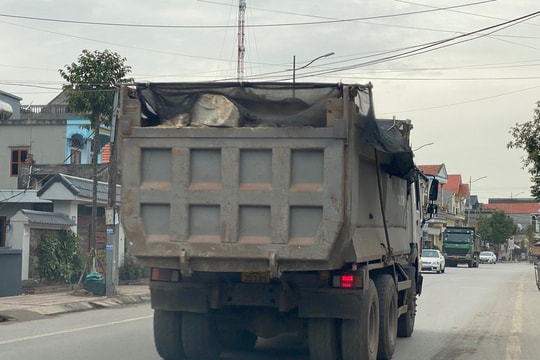 Xử phạt đoàn xe vi phạm về tải trọng, cơi nới thành thùng