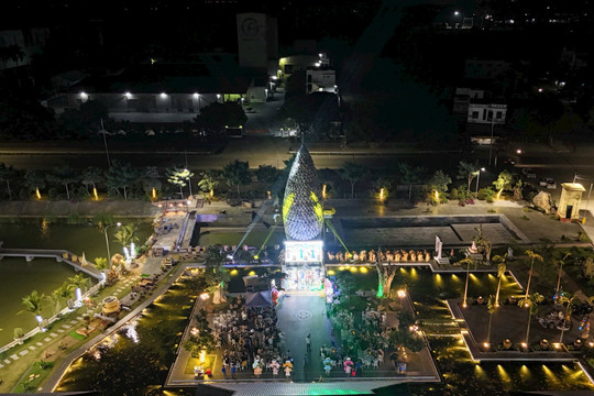 Tháp Thần Nông được vinh danh kỷ lục châu Á