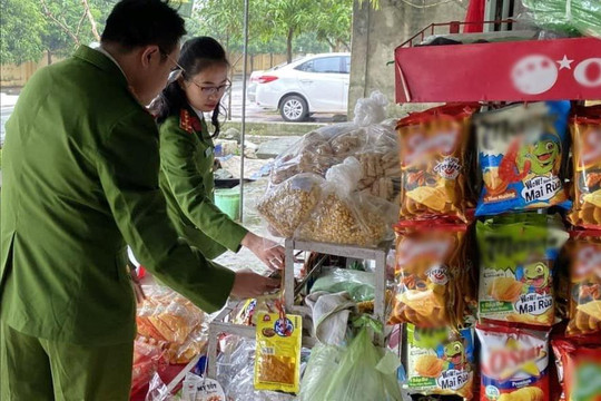 Nghệ An: Thu giữ gần 5.000 sản phẩm bánh kẹo không rõ nguồn gốc